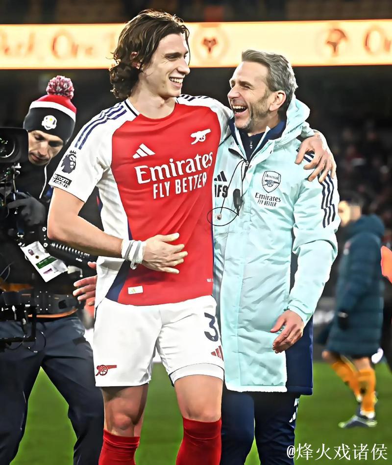 实至名归!卡拉菲奥里当选阿森纳本轮队内最佳 实至名归!卡拉菲奥里当选阿森纳本轮队内最佳